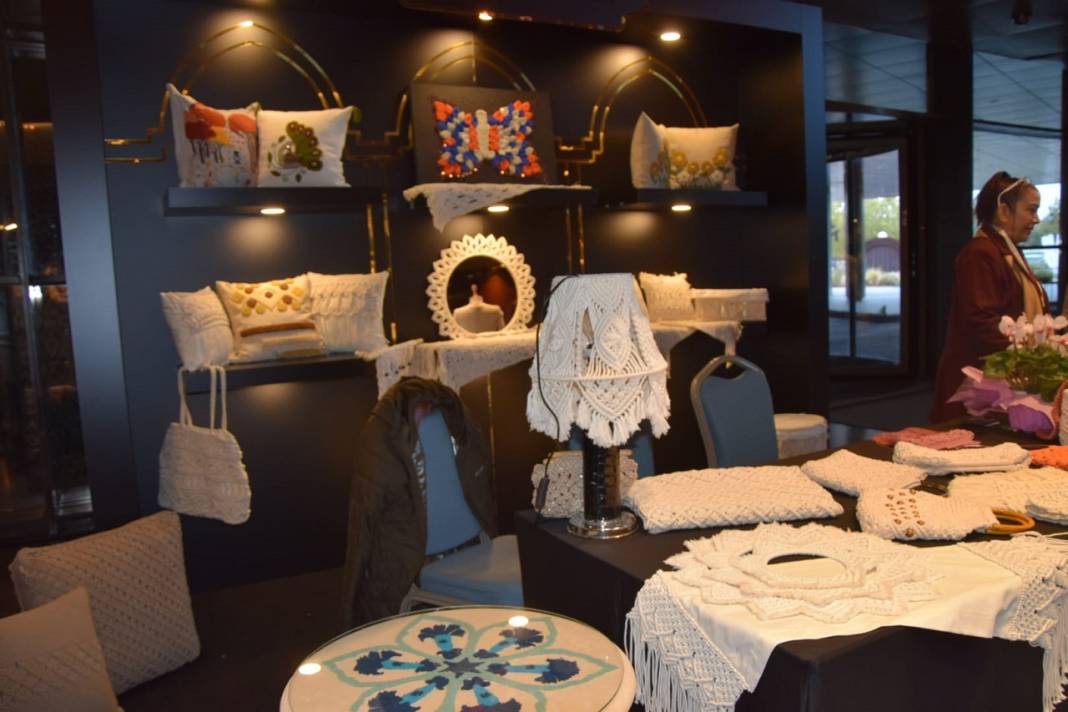 İpek Yolu Temalı Altın Dokunuşlar Sergisi Konya’da kapılarını açtı 22